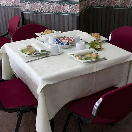 Kroma מלון