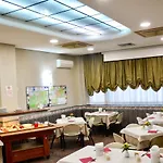 Kroma Hotel