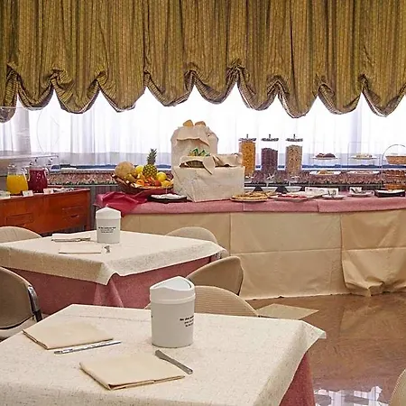 Kroma Hotel 3*